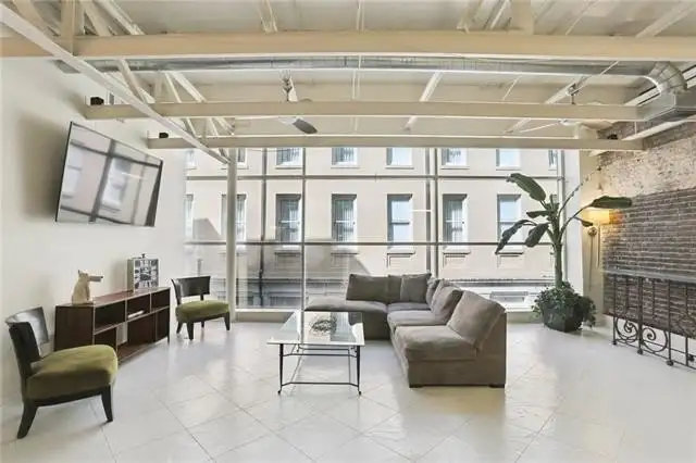 Historic 3-bedroom Residence with Rooftop Terrace in Cbd, Plus 1-bedroom Unit for Rental
