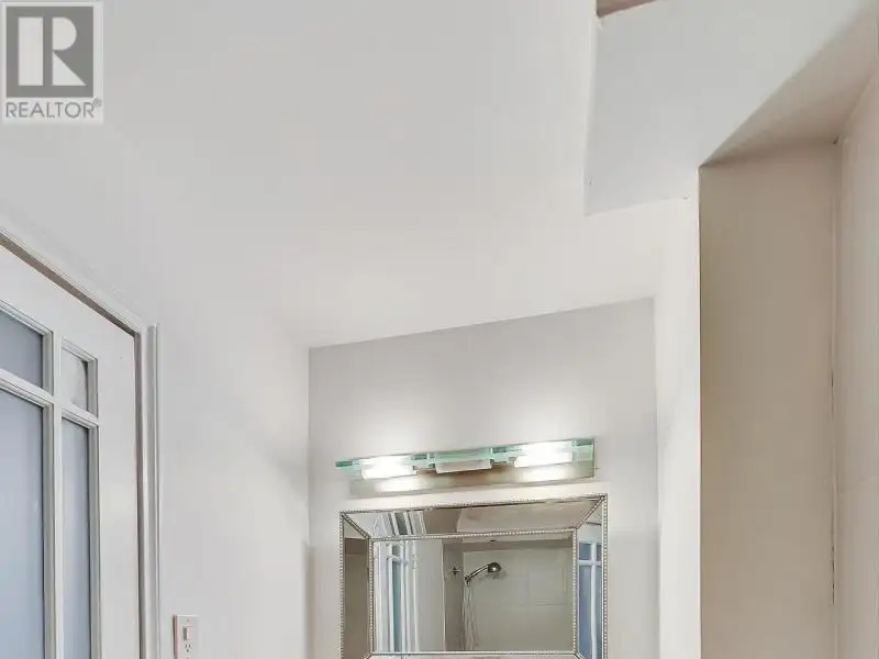 Renovated Commercial Property with Restaurant and Two Apartments in the Junction