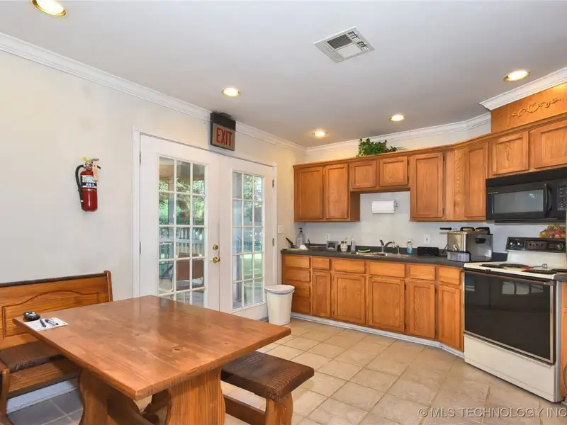 Live-work Property: 2000 Sq. Ft. Office Building with House on 1.25 Acres