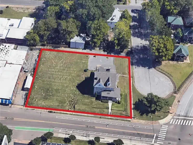 Office Building with Development Potential in Medical Center/midtown Area on 0.71 Acres