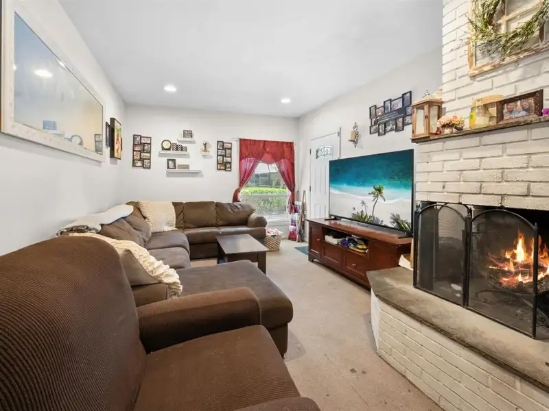 Unique Multi-use Property with Dental Practice and 2+ Bedroom Apartment in Prime Location