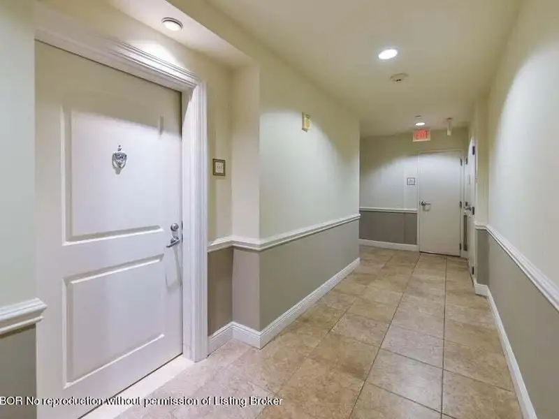 Live/work Condominium in Downtown West Palm Beach with Private Entrance and Parking