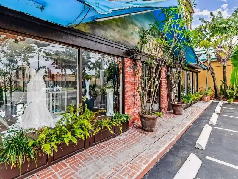 Versatile B-hc Zoned Commercial Property with Office and Retail Space