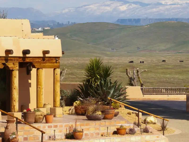 Luxury Estate with Stunning Views, Pool, Wine Cellar, and Extensive Amenities in Friant