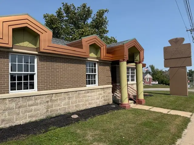 Well-maintained Office Building with High Traffic Location and Ample Parking