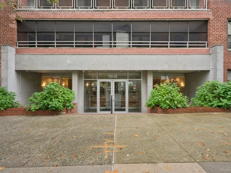 First Floor Office Unit in Forest Hills Co-op with Five Private Offices