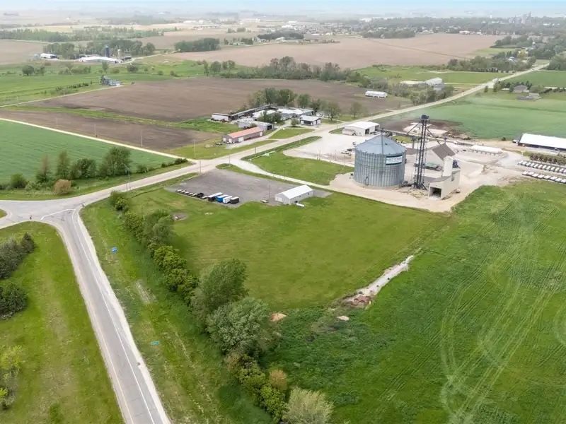 Commercial Building on Highway 20 Near Jesup, Ia with 4 Acres of Potential