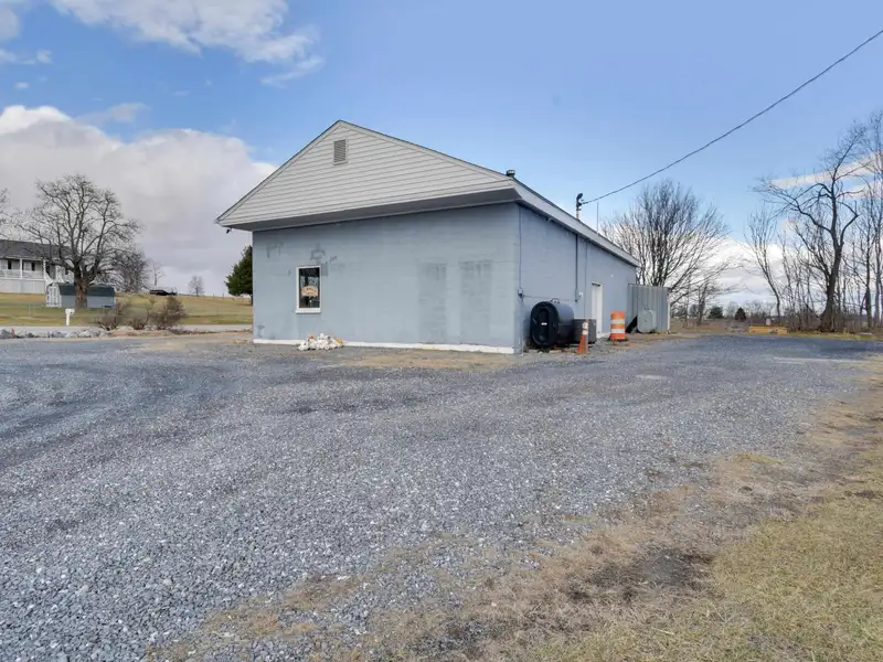 Versatile Commercial Space with Garage Bays and Office in Augusta County