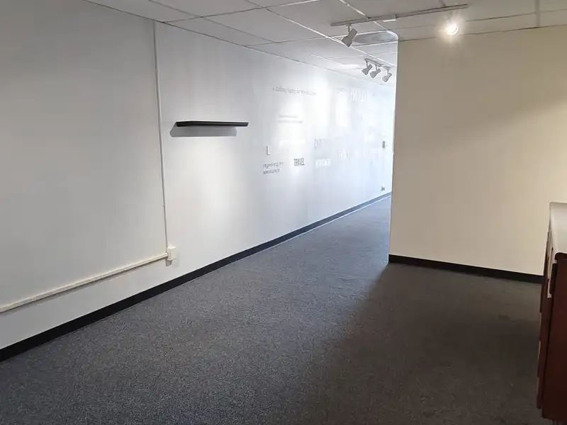 Retail/office Unit in Coronado Plaza Shopping Center with Conference Room and High Visibility