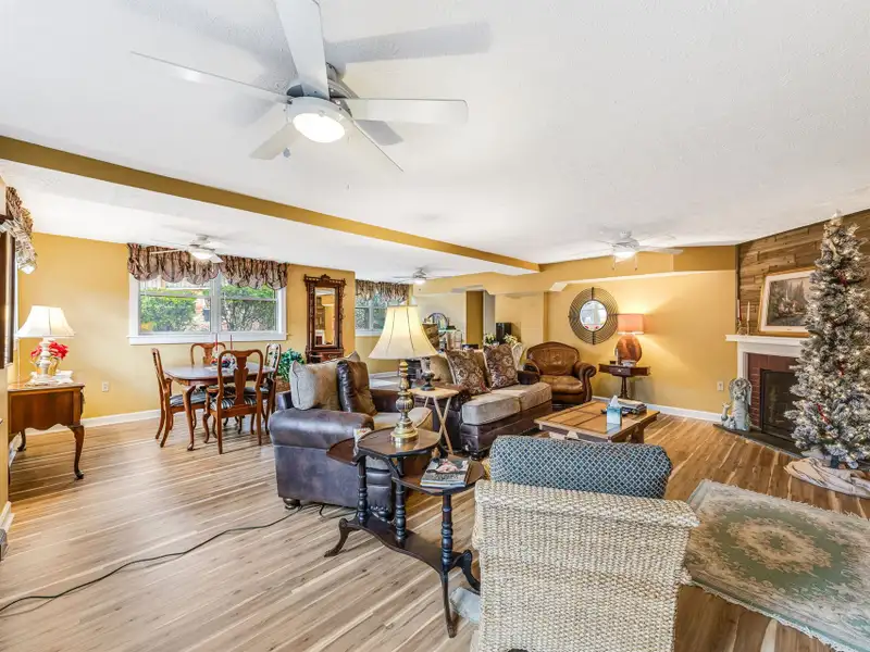 Ranch-style Estate Near Waynesville Inn, 5br/6.5ba, Ideal for Boutique Hospitality or Residence