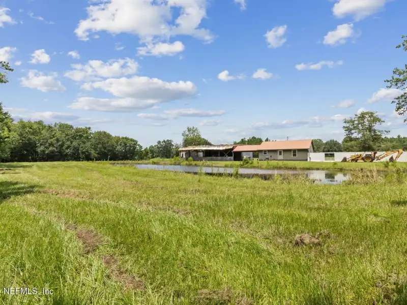 5.04-acre Mixed-use Parcel with Home and Shop in Nassau County