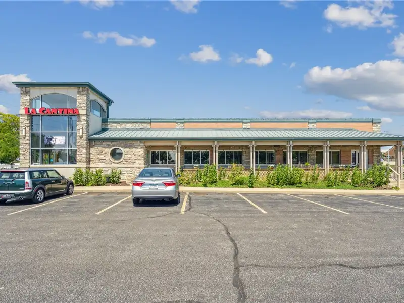 High-visibility Restaurant Property with Long-term Nnn Lease in Cedar Rapids
