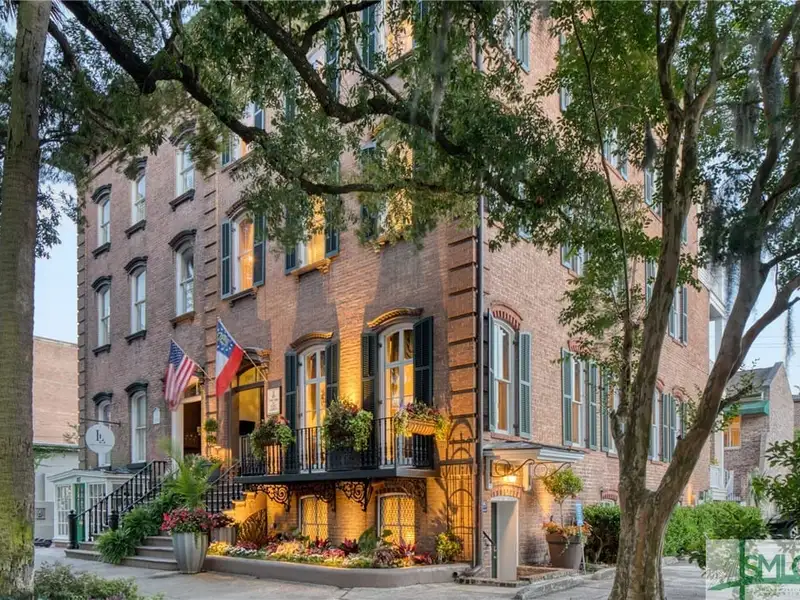 Restored 1871 Gray Brick Townhome in Savannah’s Historic District with Carriage House and Stvr Certificates