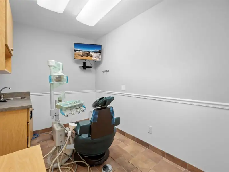 Unique Multi-use Property with Dental Practice and 2+ Bedroom Apartment in Prime Location