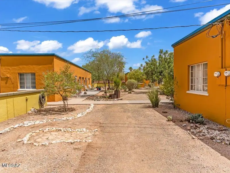 Fully Renovated Multi-family Property in Miramonte Neighborhood with 6 Apartments