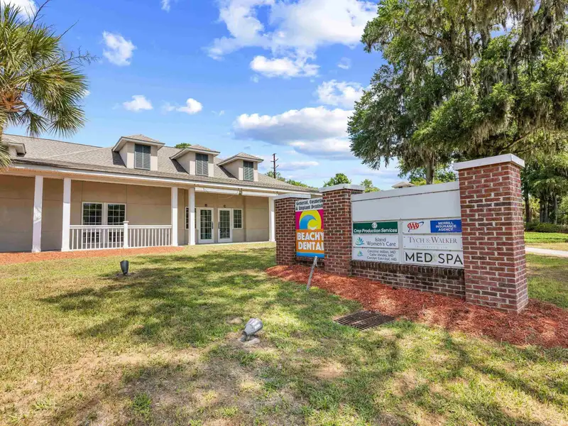 Versatile Office Space for Lease in Pawleys Island Near Highway 17