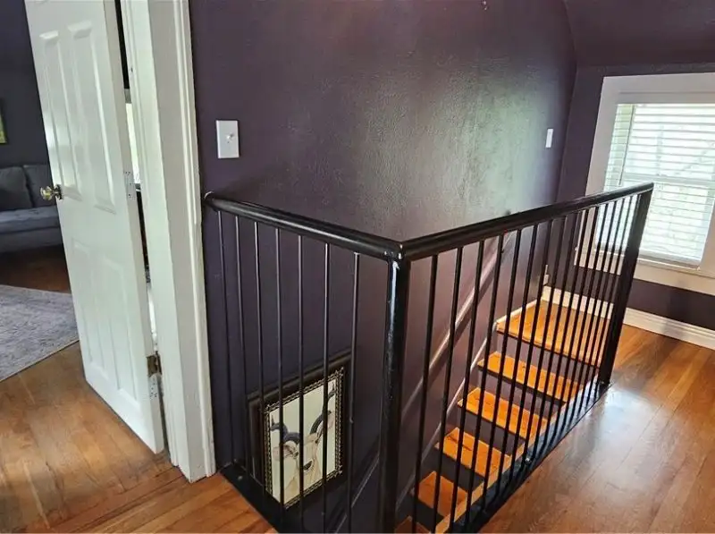 Charming Airbnb Cottage on Historic Loop with Upgrades and Large Entertaining Deck
