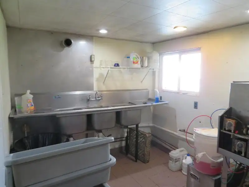 Turnkey Bar/restaurant with 2-bedroom Apartment and Development Potential in Northwoods