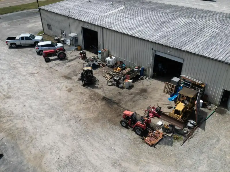 Commercial Steel Buildings in Jackson's Industrial Airways Area with High Wind Rating