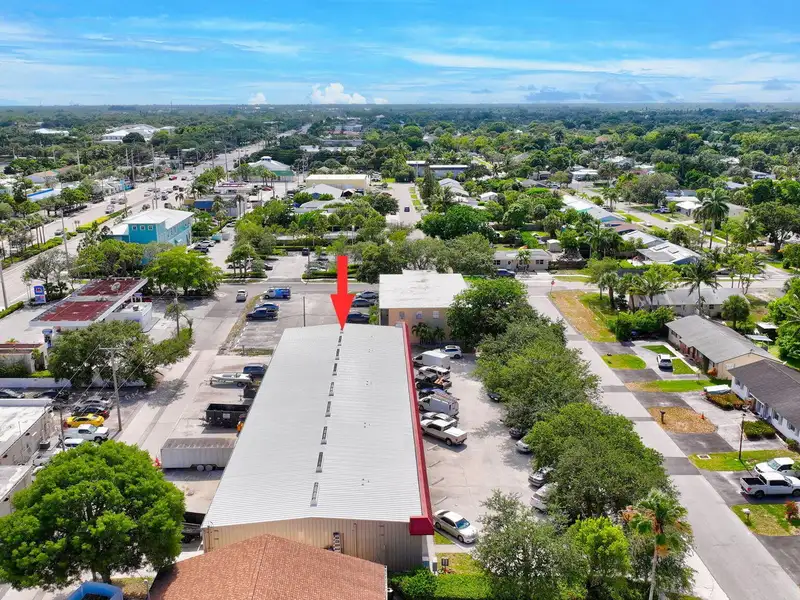End-cap Warehouse with Offices in Central Jupiter, Move-in Ready
