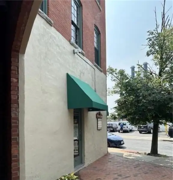 Boutique Retail/office Space in Corliss Landing, Providence with High Ceilings and Natural Light