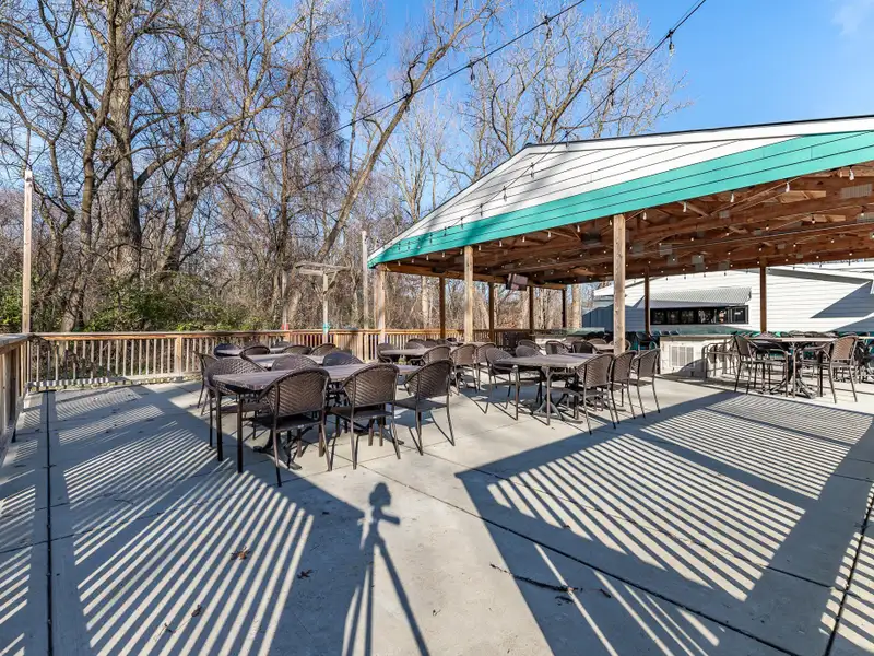Renovated Commercial Building with Land for Sale in Central Location, Ideal for Restaurant