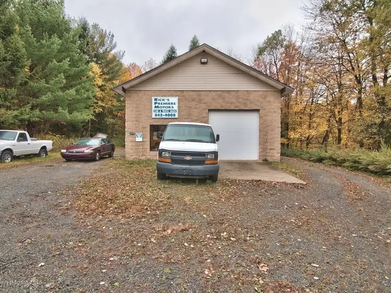Commercial Garage with Office Near Moscow Train Station, 1200 Sf, Ample Parking