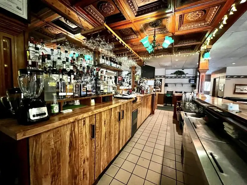 Established Supper Club with Apartment in Berlin - 50 Years of Community Legacy