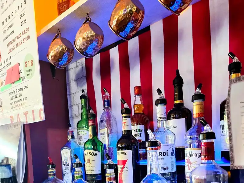 Established Bar and Grill with Outdoor Stage in Prime Location Near Factories