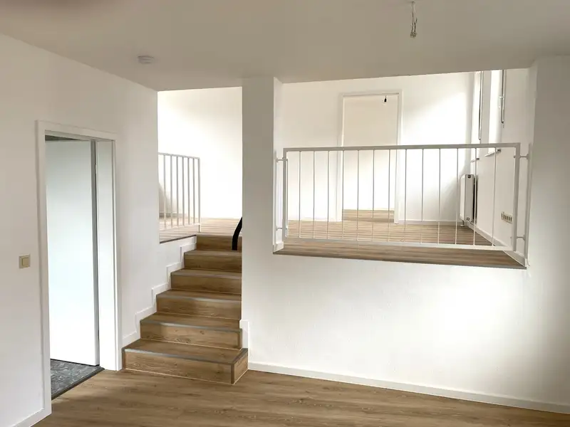Commercial Office/practice Space in Central Lindenfels with Unique Layout and Castle Views