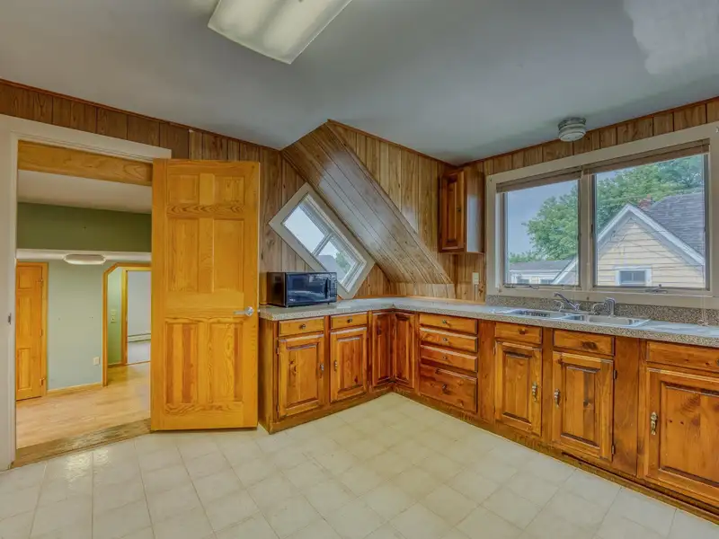 Versatile Mixed-use Property on Cottage Street, Littleton with Office Spaces and Barn