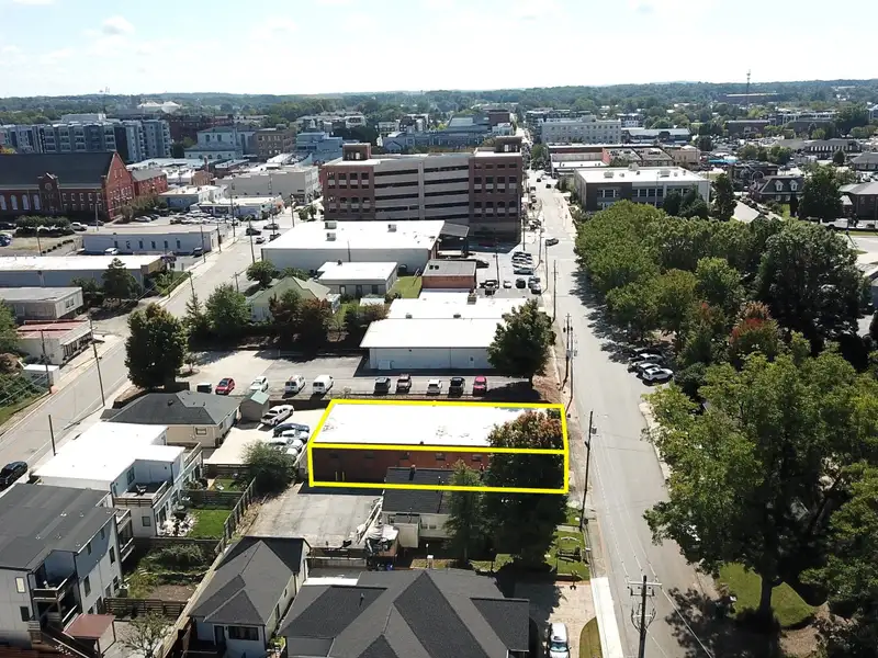 Versatile 5,000 Sq Ft Warehouse Near Downtown Gainesville with Dock and Roll-up Doors