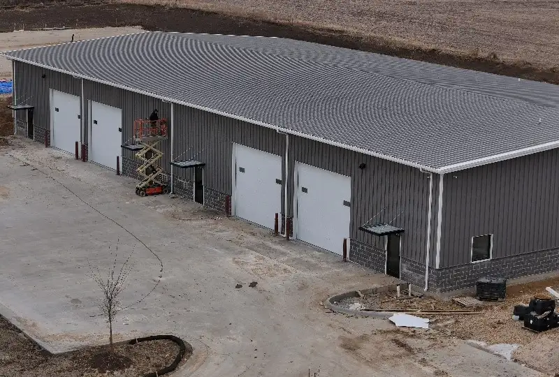 New Construction Warehouse Facility Near Eastern Iowa Airport with Flexible Bay Sizes
