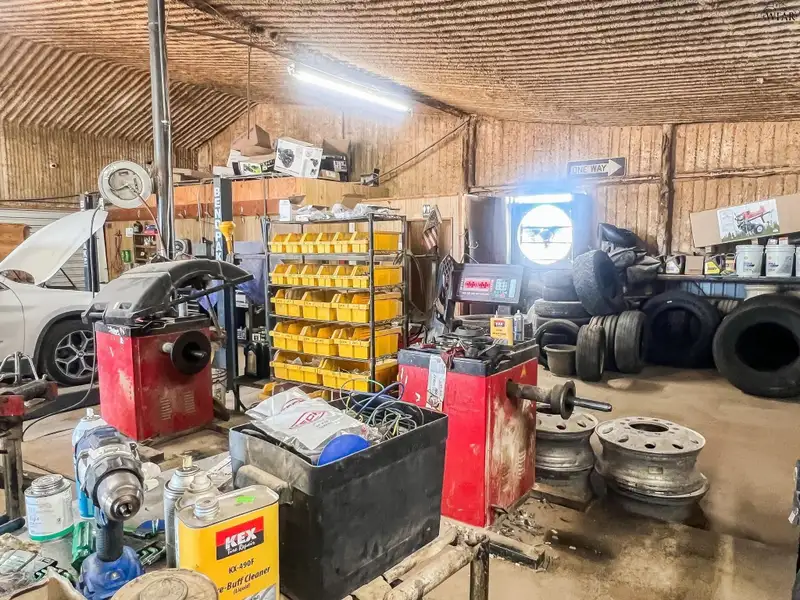 Turn-key Auto and Truck Service Business with Inventory and Equipment in Olney, Tx