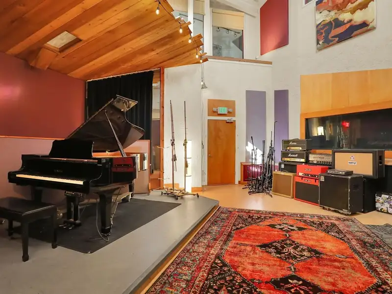Renovated Memphis Recording Studio with Artist Apartments and Short-term Rental Potential
