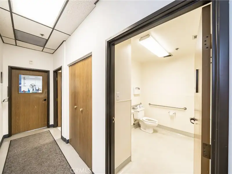 Versatile 21,447 Sq Ft Industrial/office Property in Orange's Thriving Commercial District