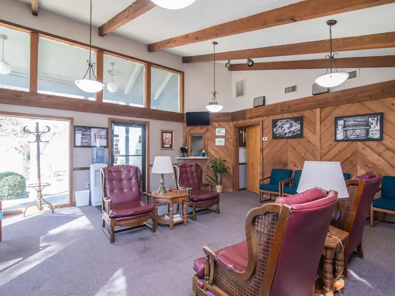 Commercial Property in Georgetown, Sc - Ideal for Medical Office or Investment Opportunity