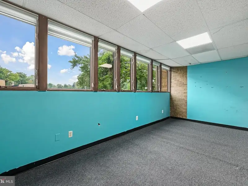 Commercial Building for Sale in Annandale - 8,202 Sq. Ft., Zoned C-3, Corner Lot