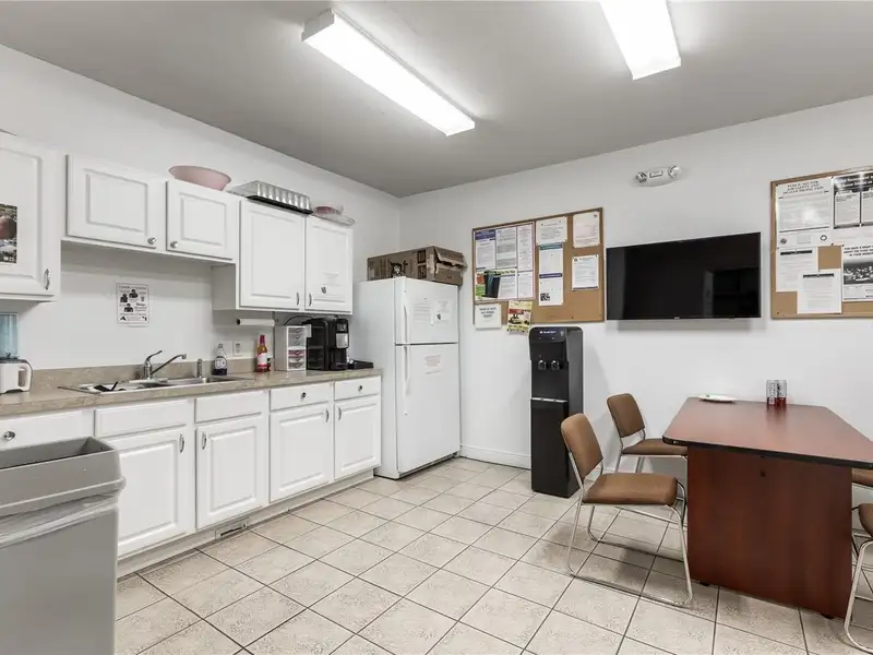 Commercial Investment Property in Gainesville, Fl with Long-term Tenant and Expansion Lot