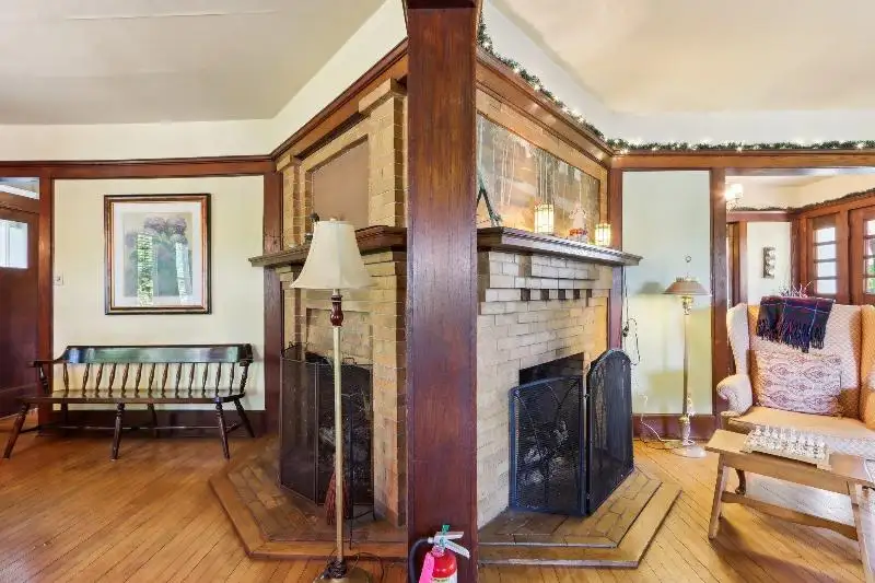 Turnkey B&b and Event Center in Wisconsin Dells with 17 Guest Suites