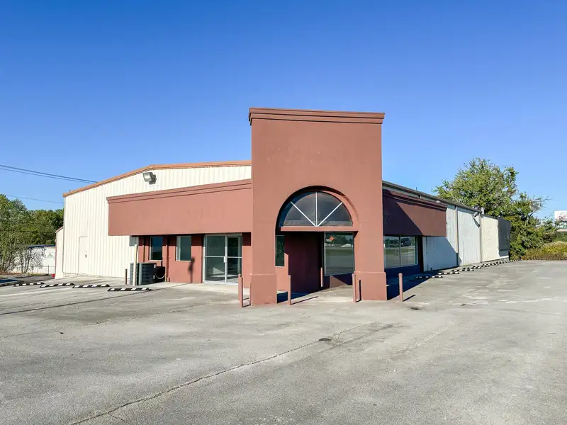 Versatile Commercial Property on Highway 25 N, Corbin with Showroom and Office Spaces