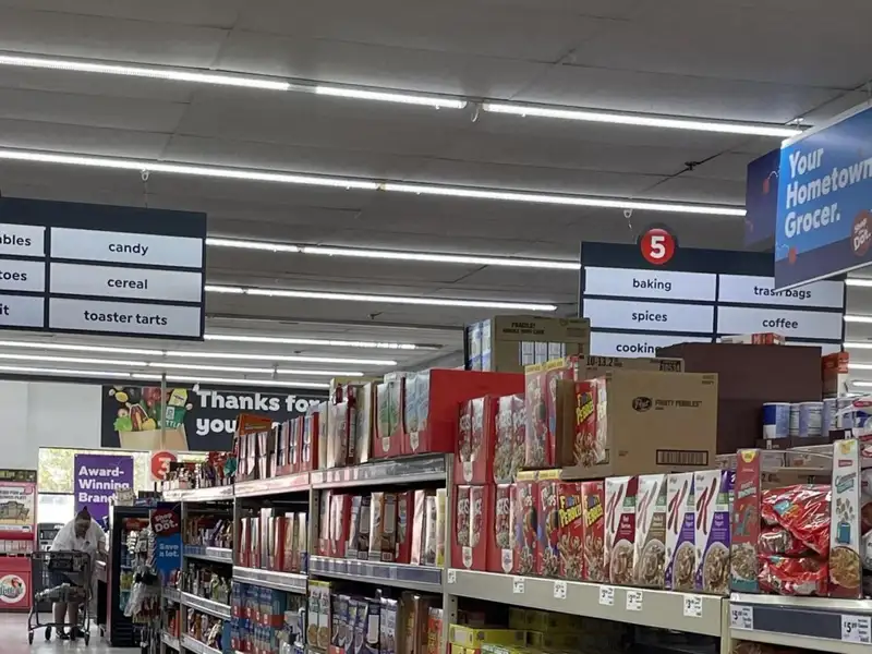 Established Grocery Store in Community Heart, Prime Location with Growth Potential