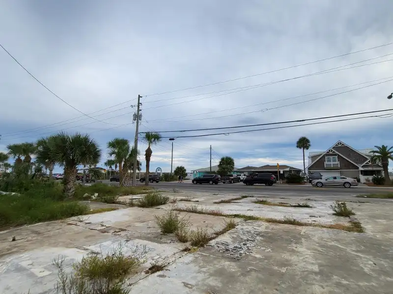 Gulf-view Lakefront Lot in Panama City Beach, Near Pier Park and Dog Beach