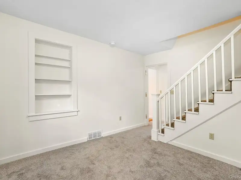 Multi-use Property with Accessory Apartment in High Visibility Location