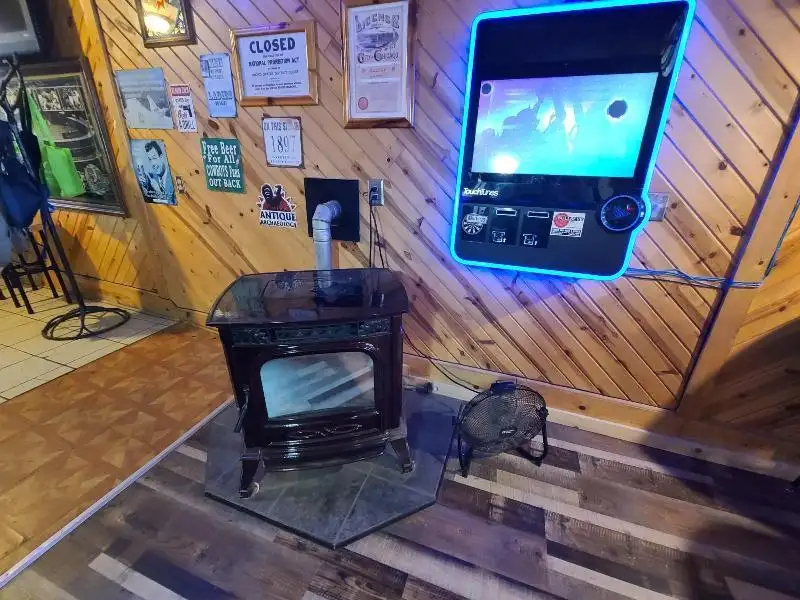 Established Bar for Sale in Downtown Pardeeville, Wi with Outdoor Seating