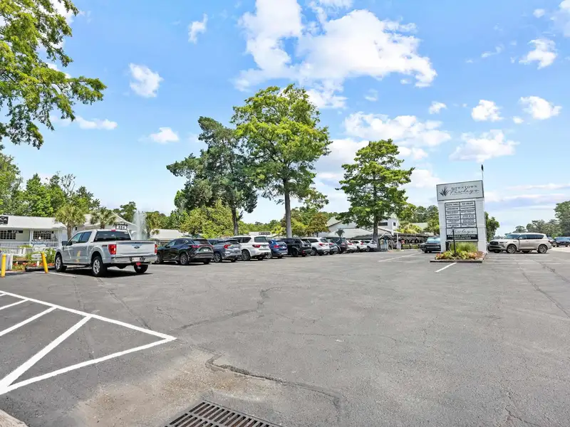 Retail Space for Lease in Pawleys Island's Island Shops - 1,722 Sf