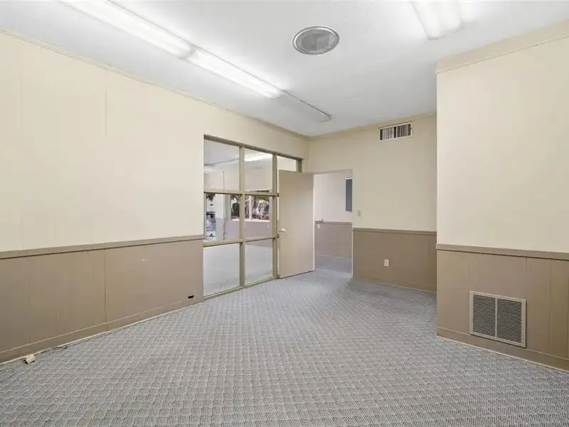 High Visibility Retail/office Building in Downtown St. Petersburg - Renovate or Rebuild Opportunity