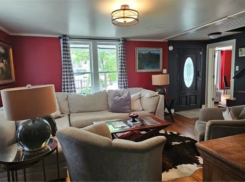 Charming Airbnb Cottage on Historic Loop with Upgrades and Large Entertaining Deck