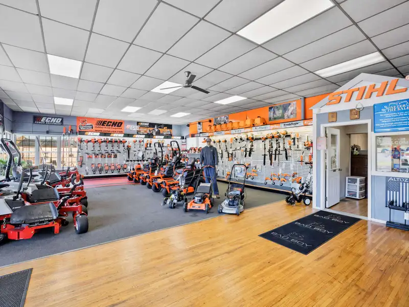 Versatile 9,940 Sq Ft Mixed-use Building on Congress Street, New Market, Shenandoah Valley
