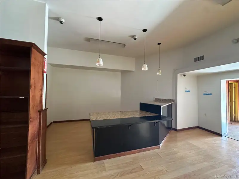 Prime Commercial Retail Space on 9w Corridor - 2,000 Sq Ft with High Visibility